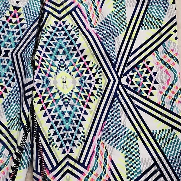 Victoria's Secret VSX Sport Knockout Colorful Geometric Print Leggings, Small - Picture 5 of 8